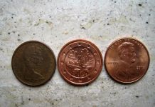 “三枚硬币”